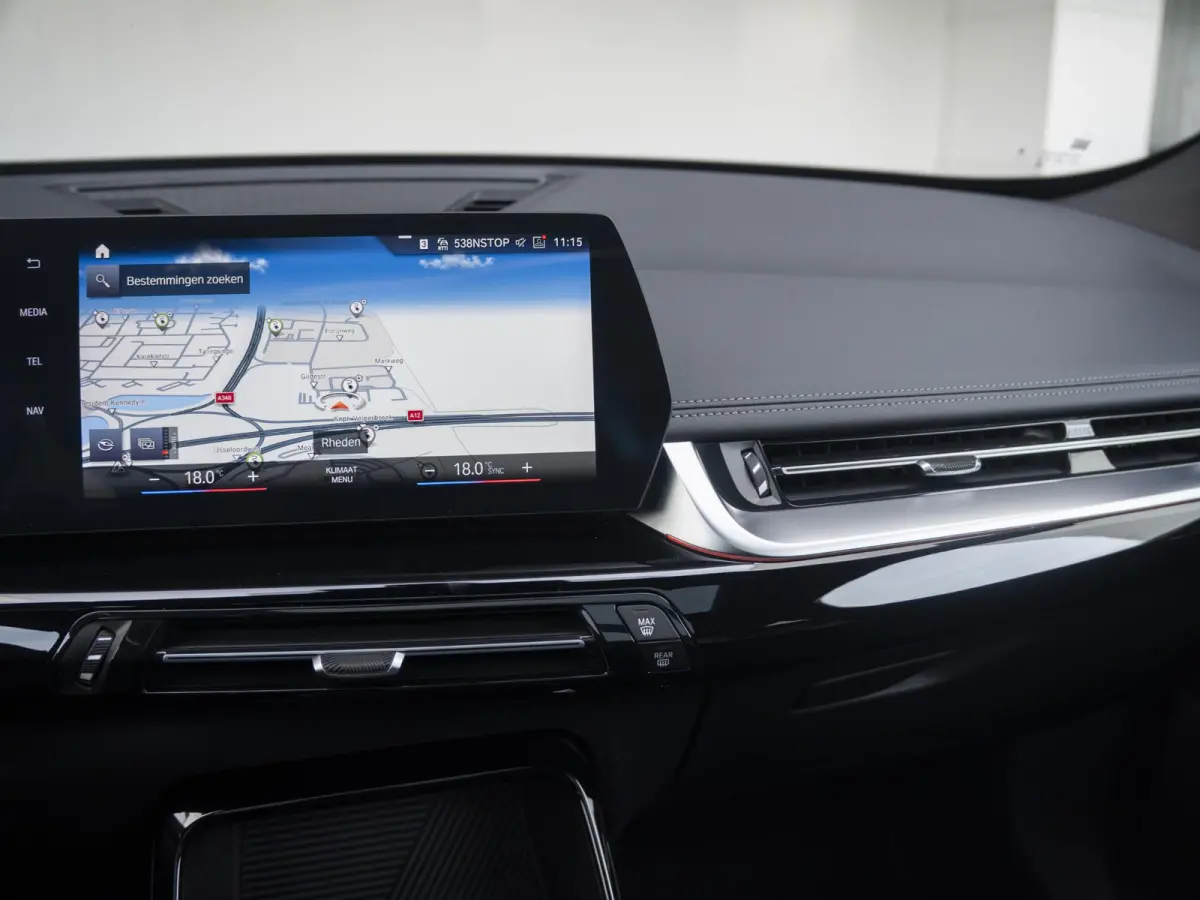 xDrive25e SoH 98% | M Sportpakket | Travel Pack | Achteruitrijcamera | Panoramadak | Trekhaak