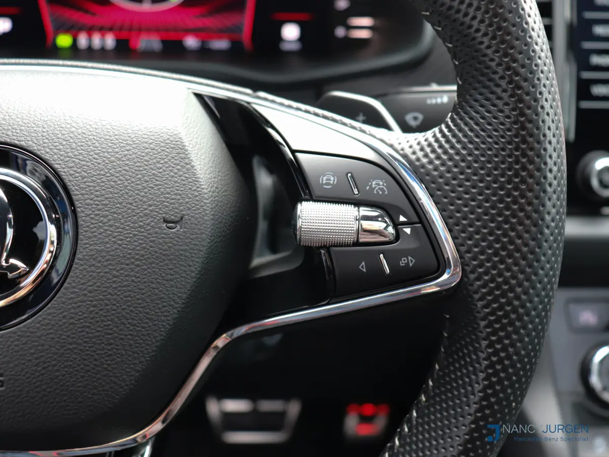 1.5 TSI | Sportline | Business | Pano | Camera | Assistentie Pakket | Comfort Pakket | Travel Pakket | 20" LM Vega | Virtual Cockpit | Wegdraaib. Trekhaak |