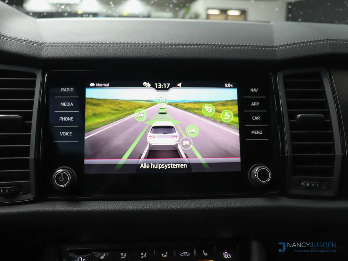 1.5 TSI | Sportline | Business | Pano | Camera | Assistentie Pakket | Comfort Pakket | Travel Pakket | 20" LM Vega | Virtual Cockpit | Wegdraaib. Trekhaak |