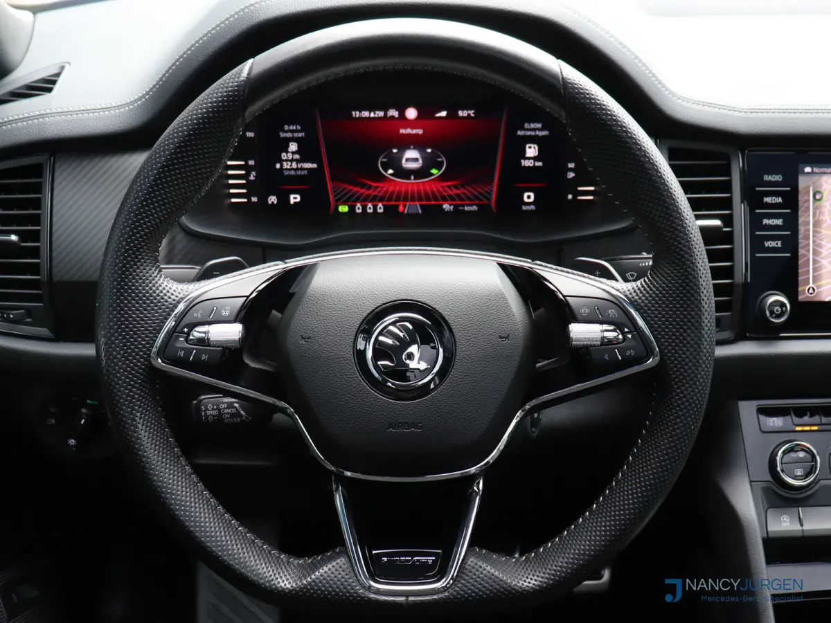 1.5 TSI | Sportline | Business | Pano | Camera | Assistentie Pakket | Comfort Pakket | Travel Pakket | 20" LM Vega | Virtual Cockpit | Wegdraaib. Trekhaak |