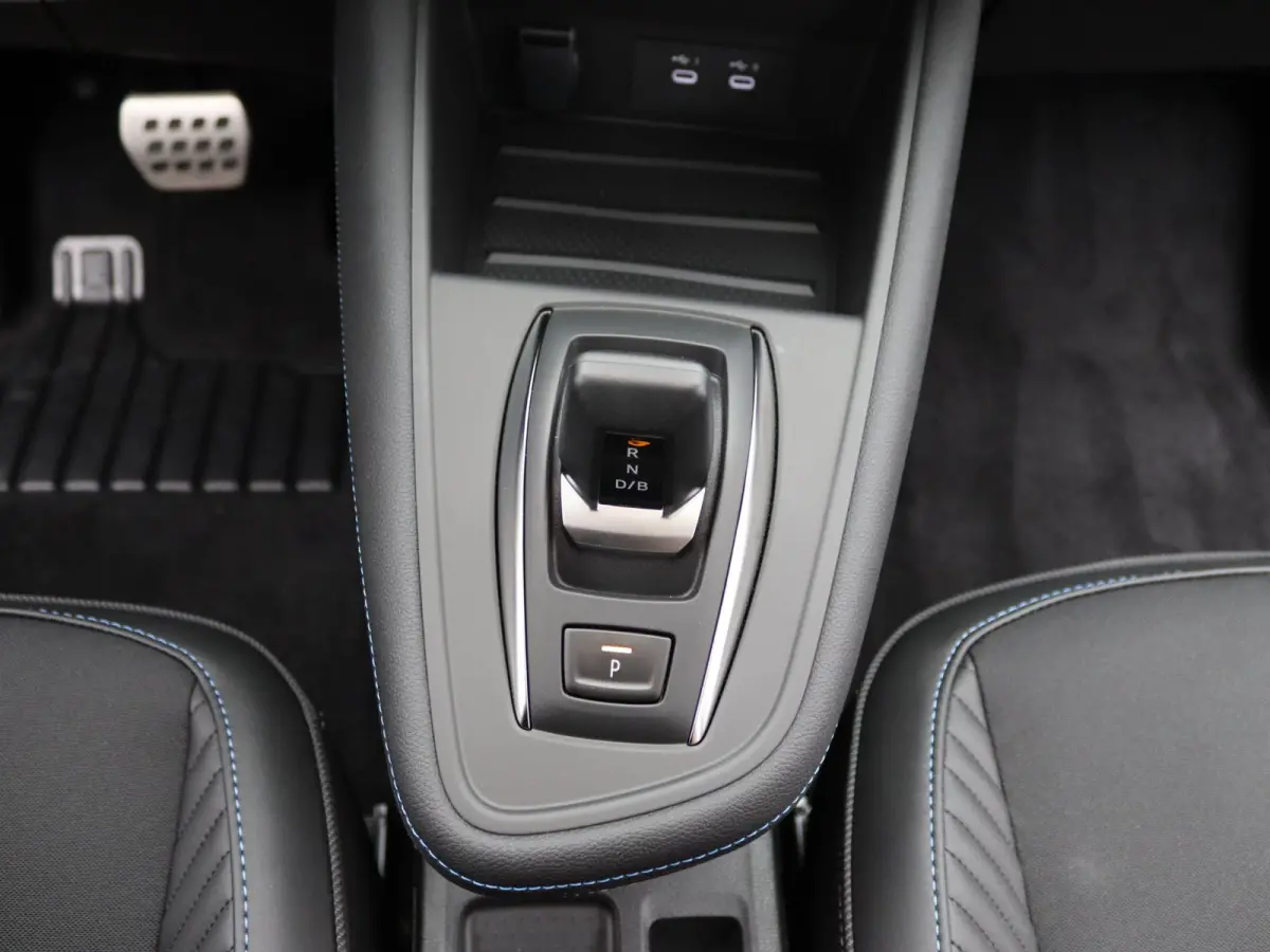 esprit Alpine full hybrid E-Tech 160 | pack privilège | pack light & sound |