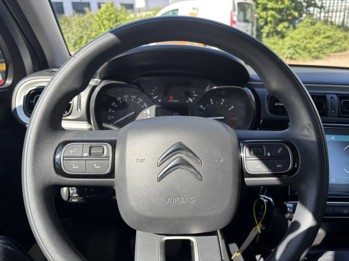1.2 PureTech Feel GARANTIE/CARPLAY/CLIMA/CRUISE/NAVI/PARKEERSENS./TREKHAAK rijklaarprijs!