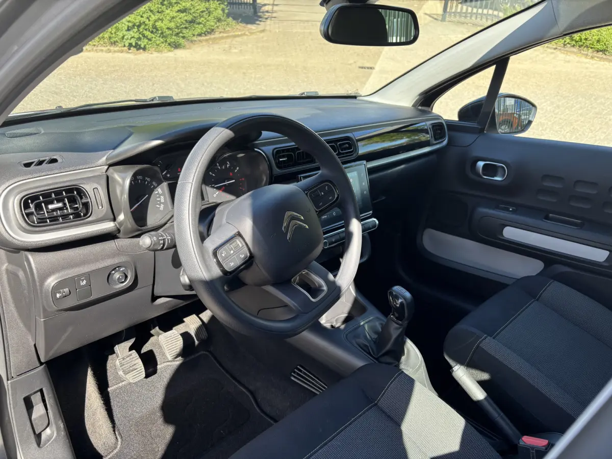 1.2 PureTech Feel GARANTIE/CARPLAY/CLIMA/CRUISE/NAVI/PARKEERSENS./TREKHAAK rijklaarprijs!