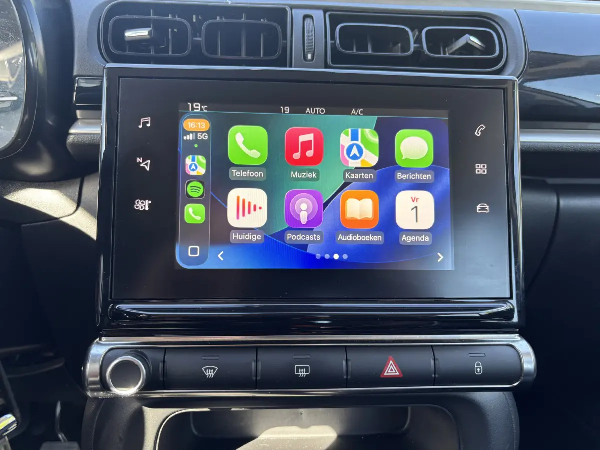 1.2 PureTech Feel GARANTIE/CARPLAY/CLIMA/CRUISE/NAVI/PARKEERSENS./TREKHAAK rijklaarprijs!
