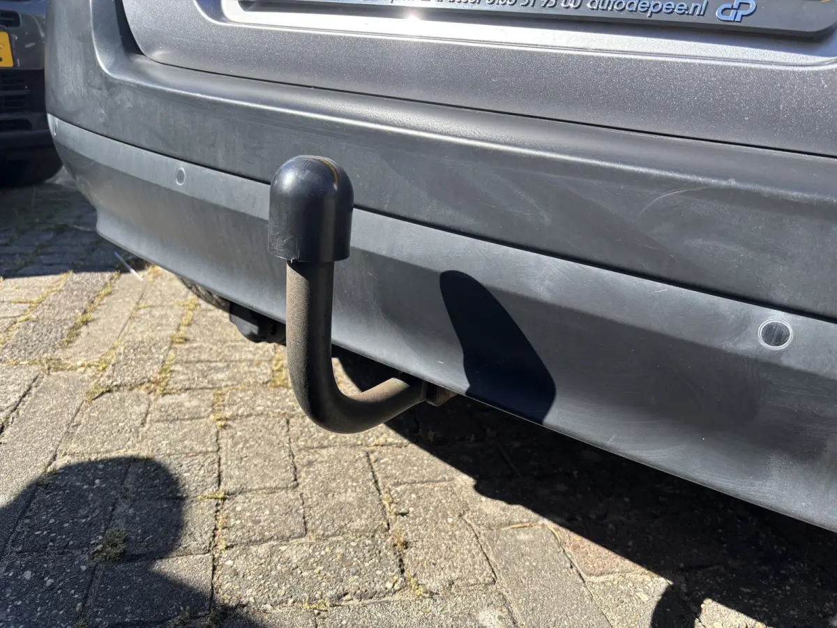 1.2 PureTech Feel GARANTIE/CARPLAY/CLIMA/CRUISE/NAVI/PARKEERSENS./TREKHAAK rijklaarprijs!