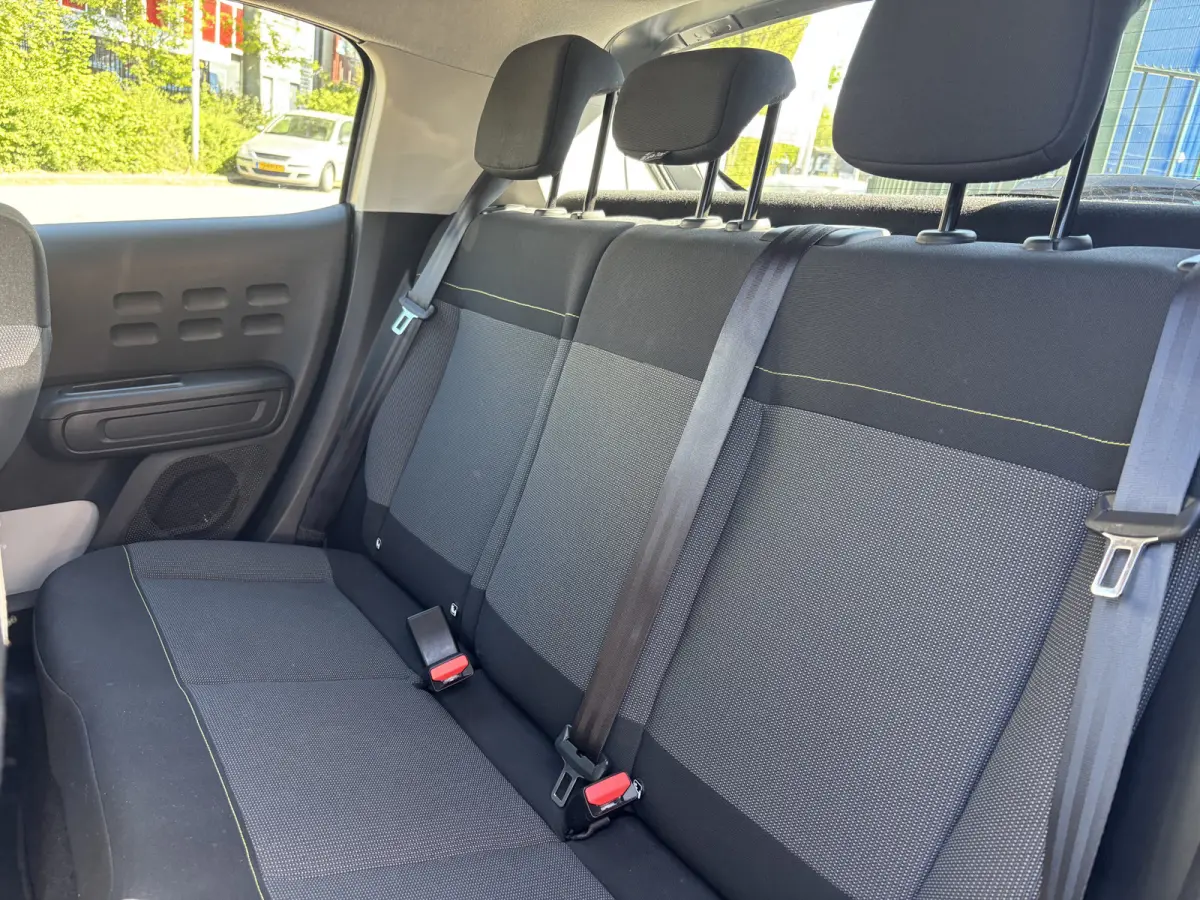 1.2 PureTech Feel GARANTIE/CARPLAY/CLIMA/CRUISE/NAVI/PARKEERSENS./TREKHAAK rijklaarprijs!
