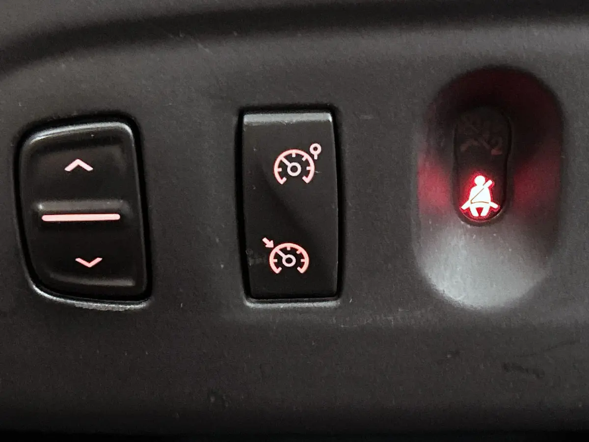0.9 TCe 10th Anniversary | Airco | Cruise Control | Radio |