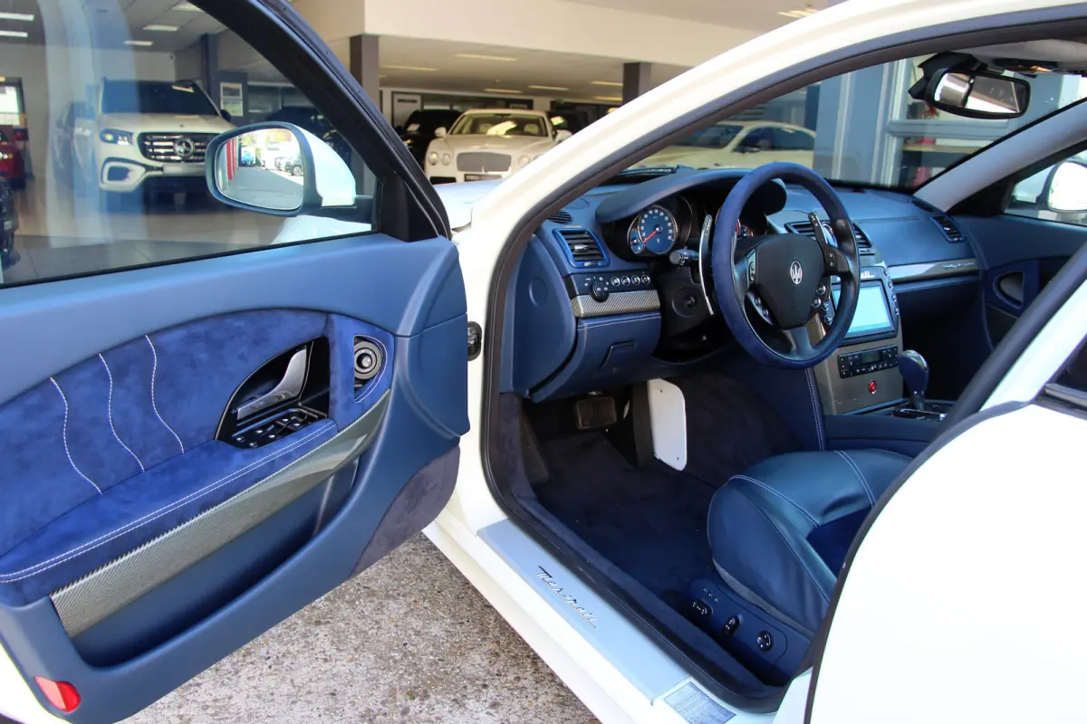 4.7 Sport GTS GT S | blauw alcantara | BTW | Uniek