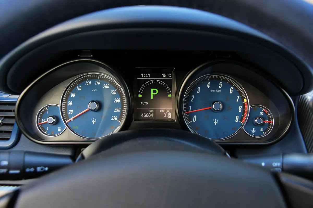 4.7 Sport GTS GT S | blauw alcantara | BTW | Uniek