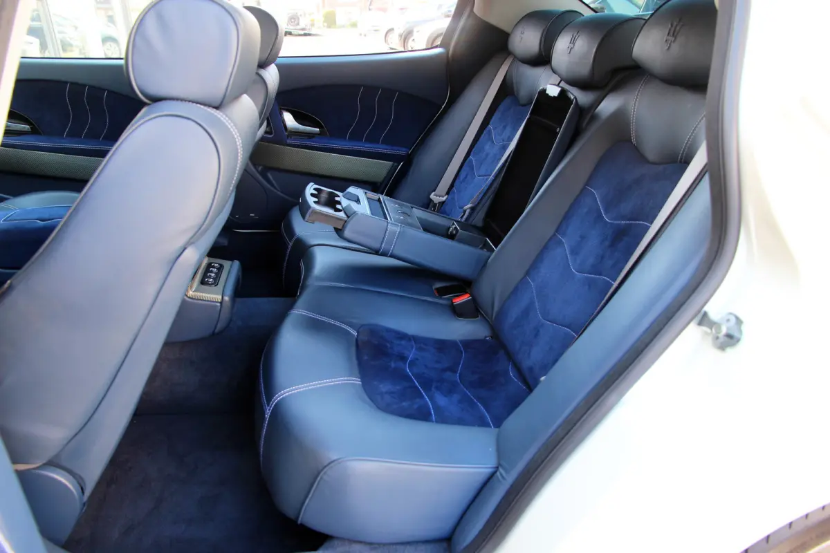 4.7 Sport GTS GT S | blauw alcantara | BTW | Uniek