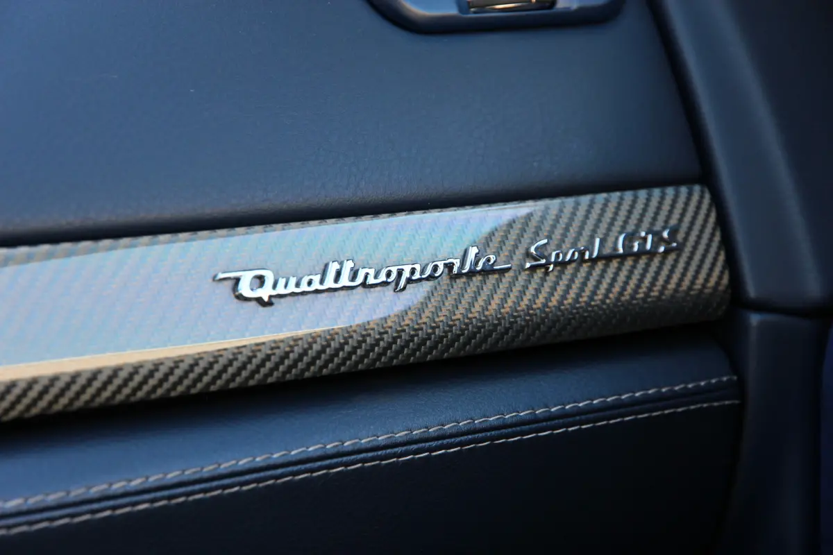 4.7 Sport GTS GT S | blauw alcantara | BTW | Uniek