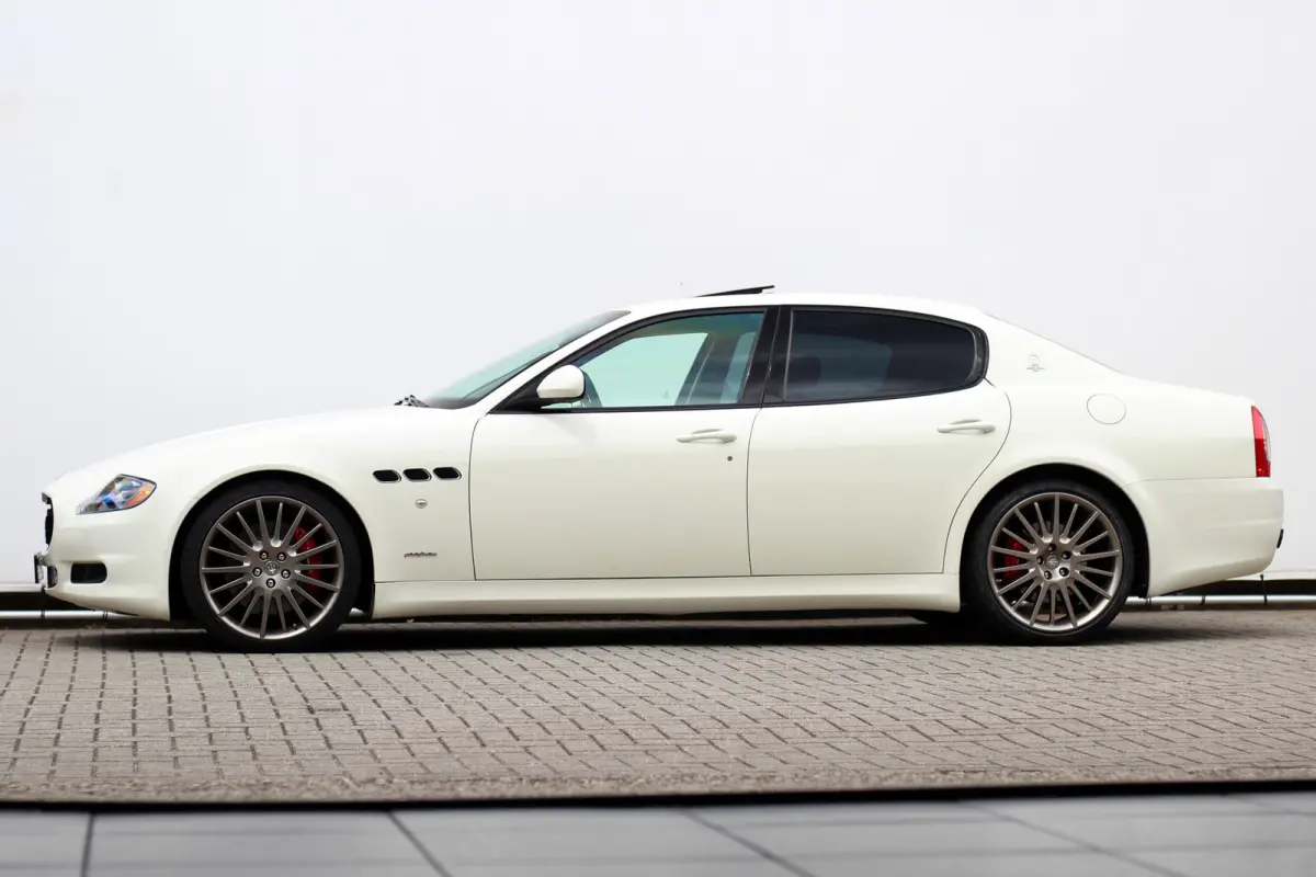 4.7 Sport GTS GT S | blauw alcantara | BTW | Uniek