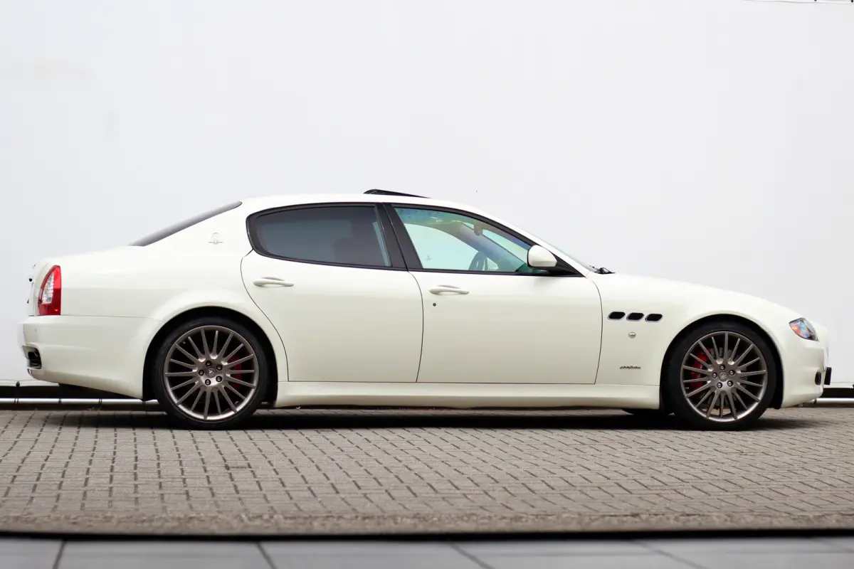 4.7 Sport GTS GT S | blauw alcantara | BTW | Uniek