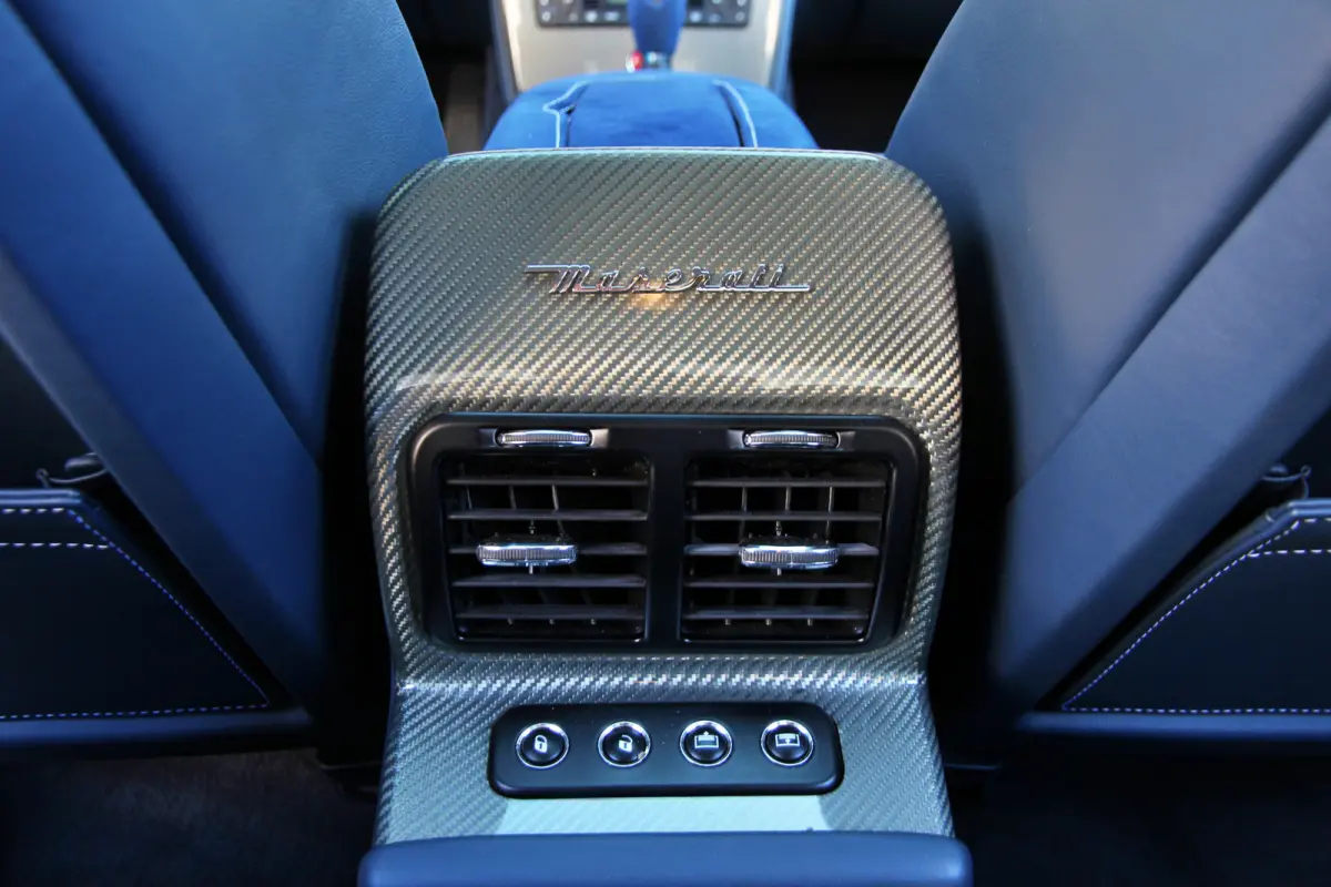 4.7 Sport GTS GT S | blauw alcantara | BTW | Uniek