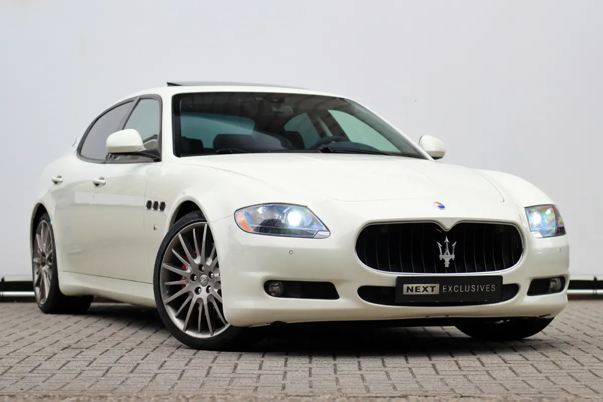 4.7 Sport GTS GT S | blauw alcantara | BTW | Uniek