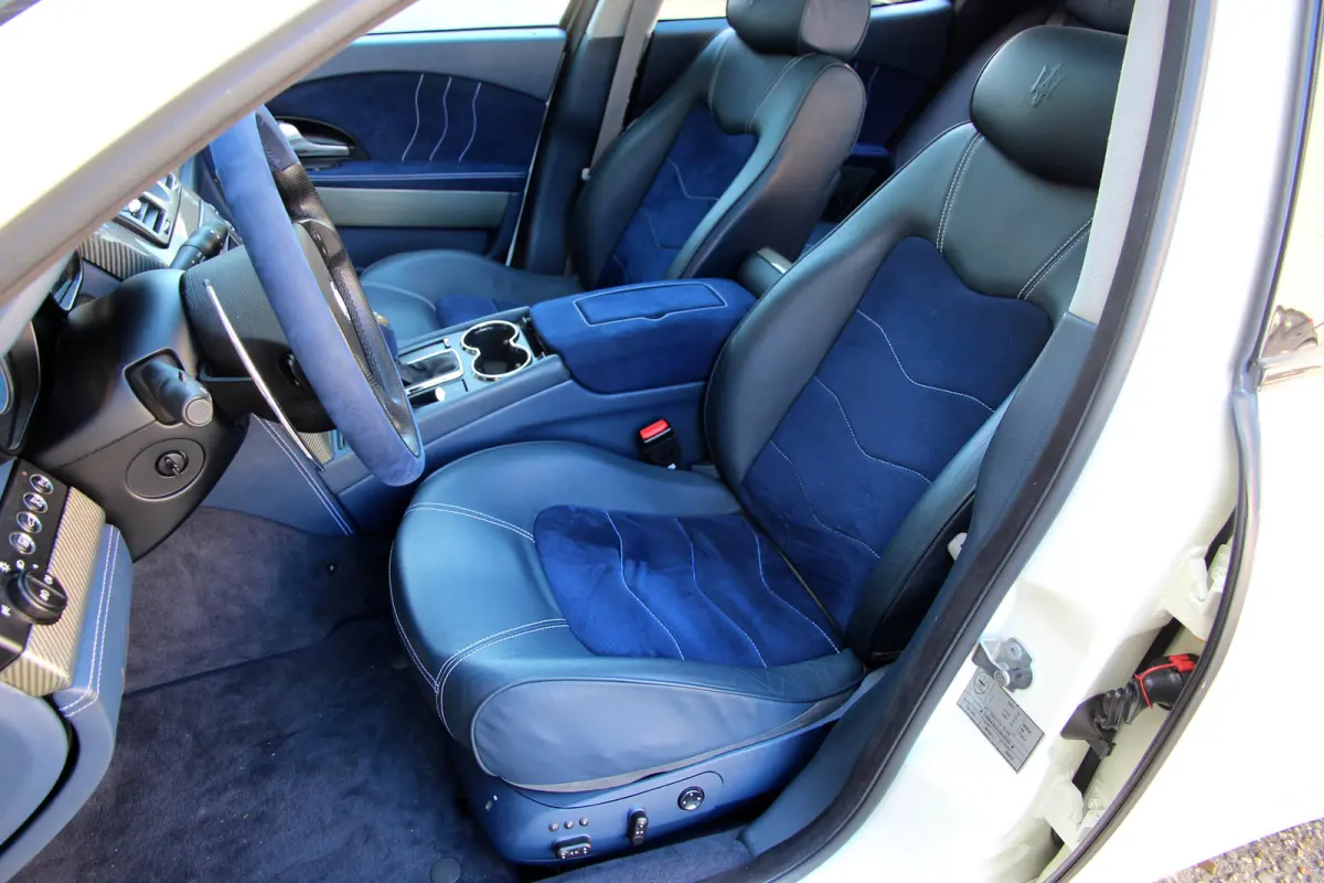 4.7 Sport GTS GT S | blauw alcantara | BTW | Uniek