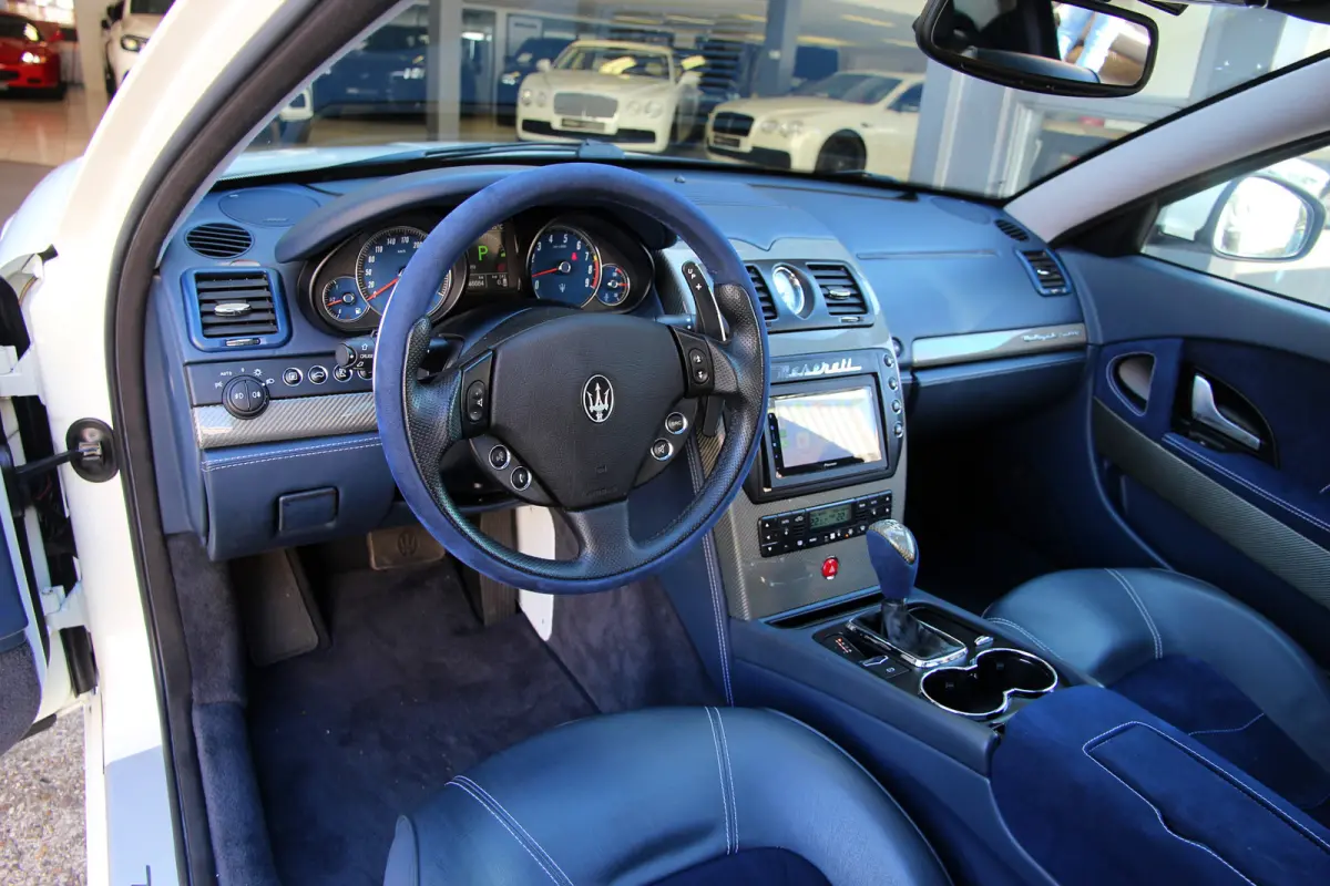 4.7 Sport GTS GT S | blauw alcantara | BTW | Uniek