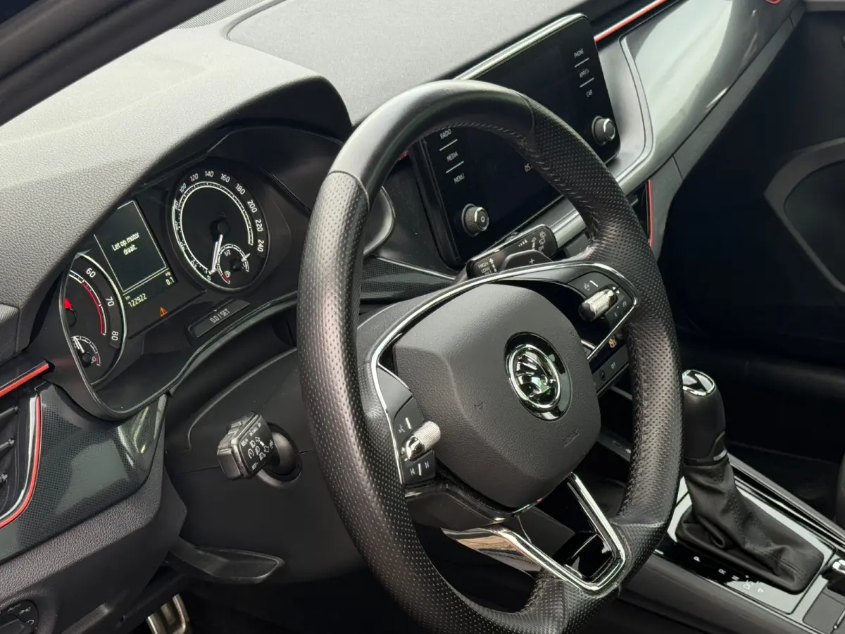 1.0 TSI 110PK DSG SPORT PANO|NAVI|CAMERA|CARPLAY