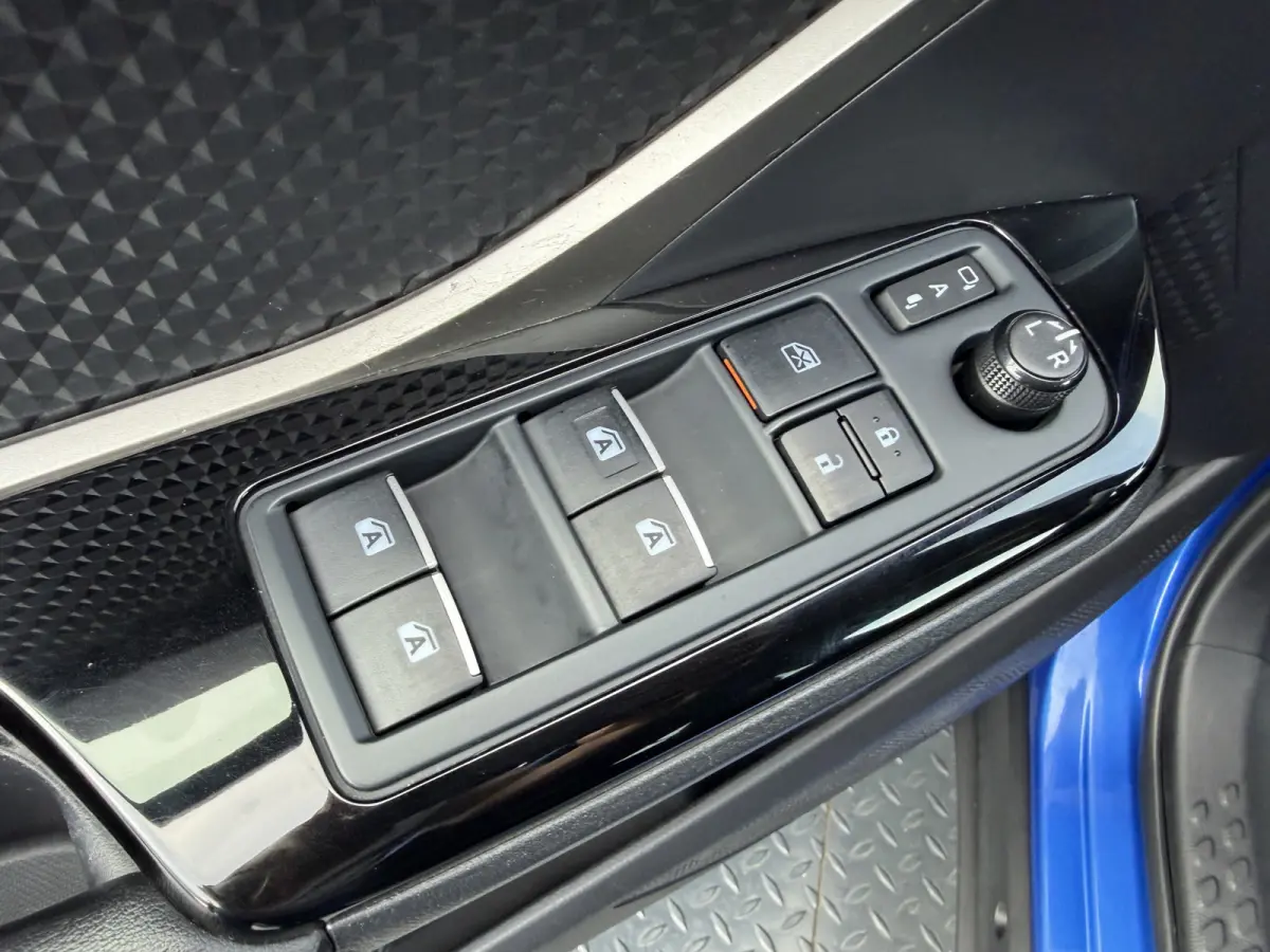 1.8 Hybrid Executive / Bi tone | Leer/alcantara | Dealer onderhouden | LED | JBL | Rijklaar!!