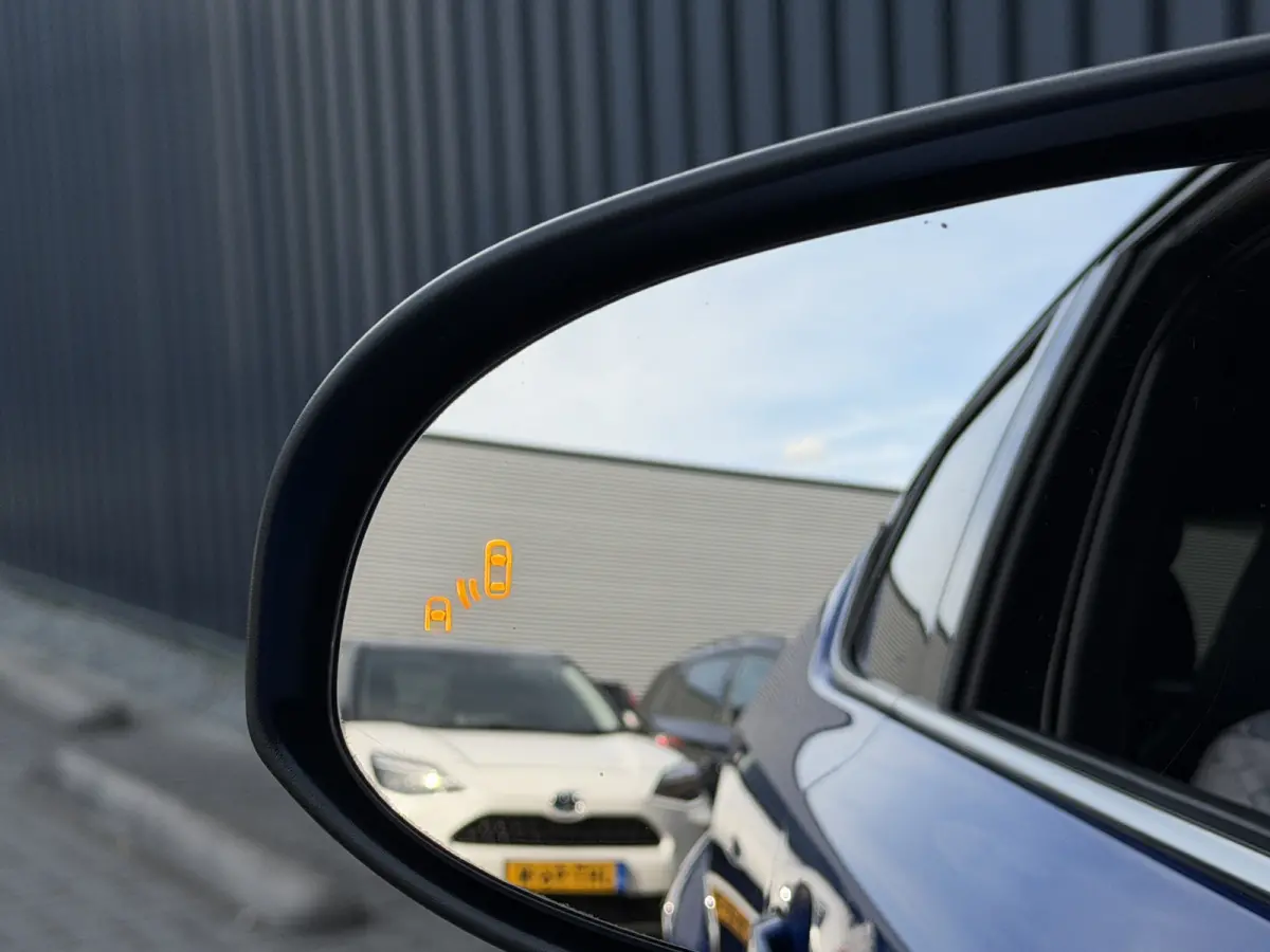 1.8 Hybrid Executive / Bi tone | Leer/alcantara | Dealer onderhouden | LED | JBL | Rijklaar!!