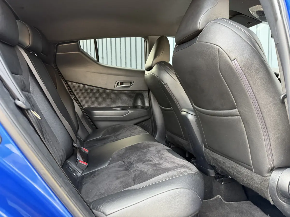 1.8 Hybrid Executive / Bi tone | Leer/alcantara | Dealer onderhouden | LED | JBL | Rijklaar!!