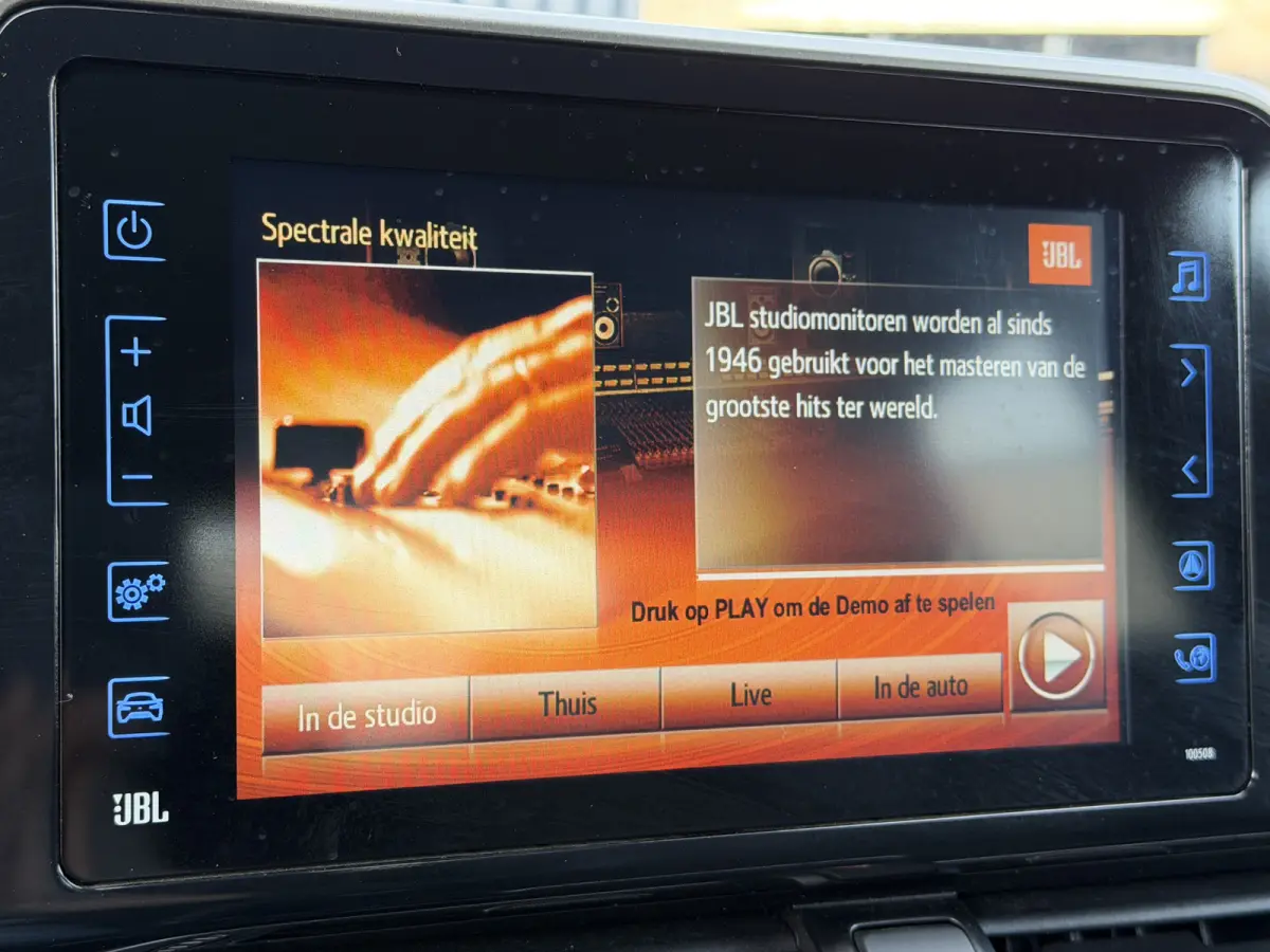 1.8 Hybrid Executive / Bi tone | Leer/alcantara | Dealer onderhouden | LED | JBL | Rijklaar!!