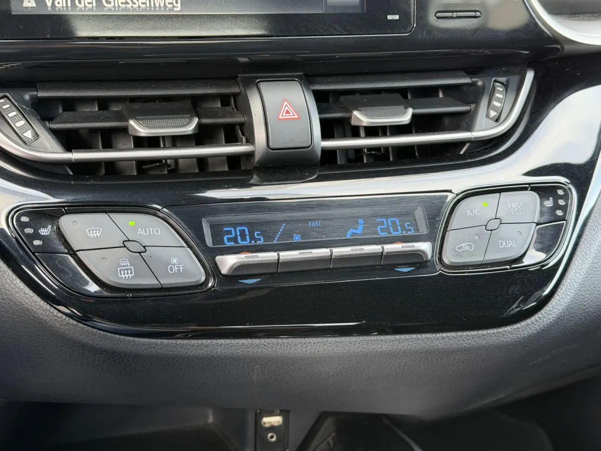 1.8 Hybrid Executive / Bi tone | Leer/alcantara | Dealer onderhouden | LED | JBL | Rijklaar!!