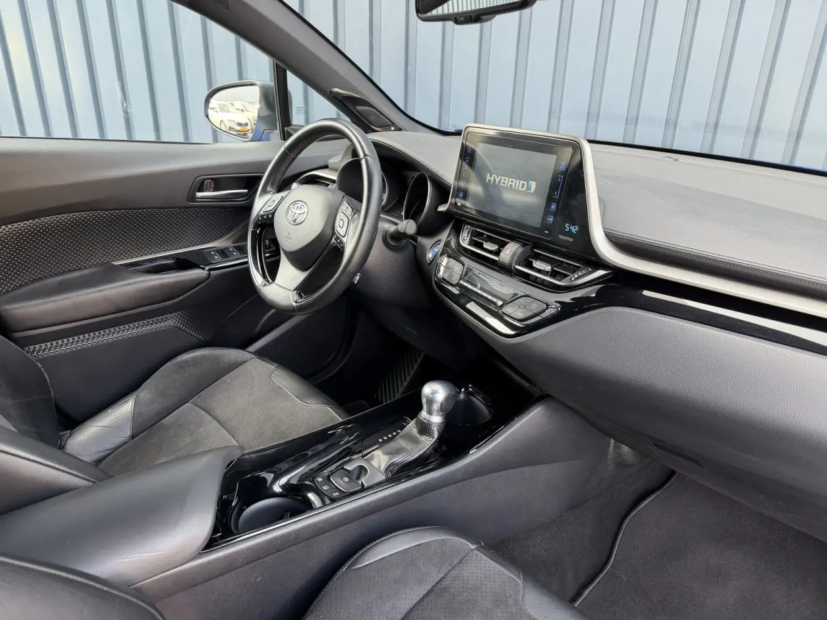 1.8 Hybrid Executive / Bi tone | Leer/alcantara | Dealer onderhouden | LED | JBL | Rijklaar!!