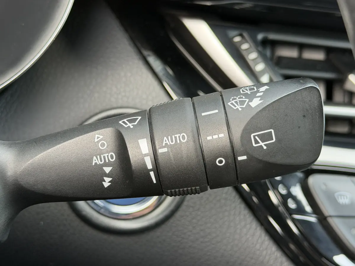 1.8 Hybrid Executive / Bi tone | Leer/alcantara | Dealer onderhouden | LED | JBL | Rijklaar!!