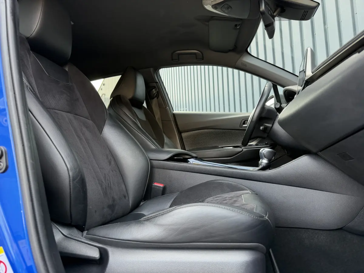 1.8 Hybrid Executive / Bi tone | Leer/alcantara | Dealer onderhouden | LED | JBL | Rijklaar!!