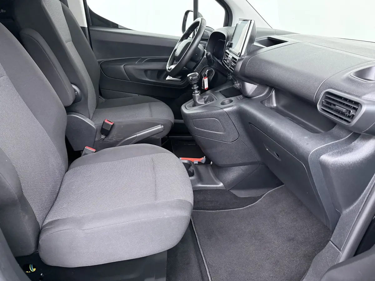 1.5 BlueHDi 100 S&S L1 | Cruise control | Houten vloer in laadruimte | Parkeersensor achter