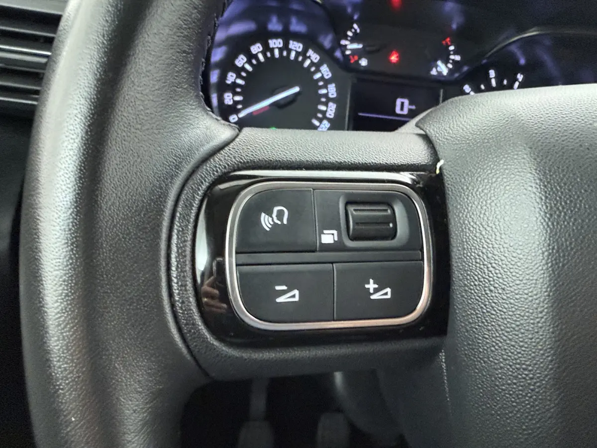 1.5 BlueHDi 100 S&S L1 | Cruise control | Houten vloer in laadruimte | Parkeersensor achter