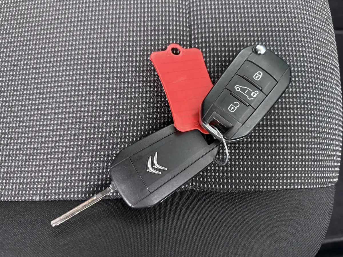 1.5 BlueHDi 100 S&S L1 | Cruise control | Houten vloer in laadruimte | Parkeersensor achter