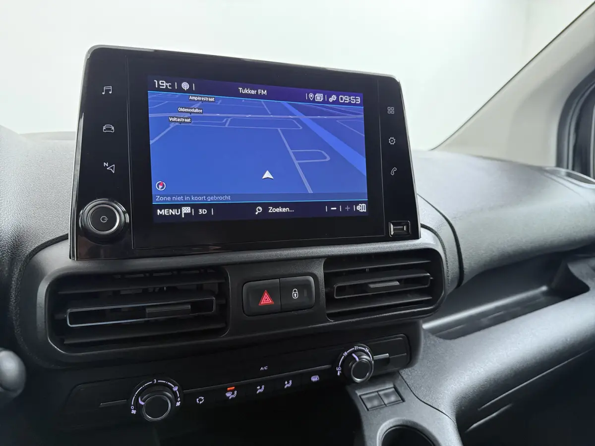 1.5 BlueHDi 100 S&S L1 | Cruise control | Houten vloer in laadruimte | Parkeersensor achter