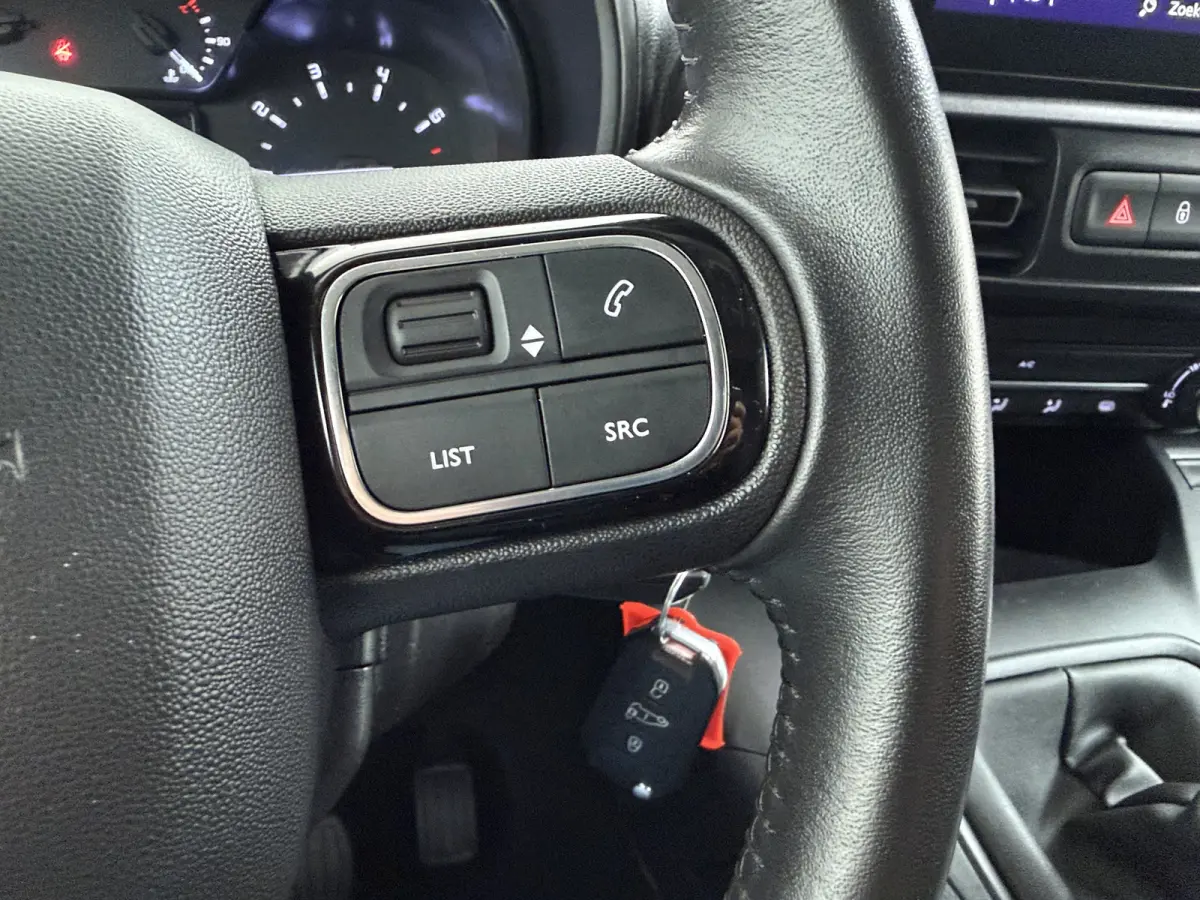 1.5 BlueHDi 100 S&S L1 | Cruise control | Houten vloer in laadruimte | Parkeersensor achter