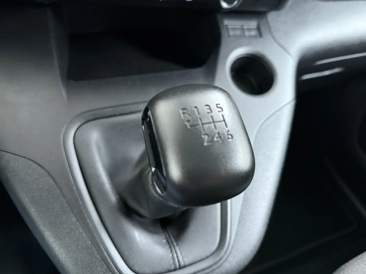 1.5 BlueHDi 100 S&S L1 | Cruise control | Houten vloer in laadruimte | Parkeersensor achter