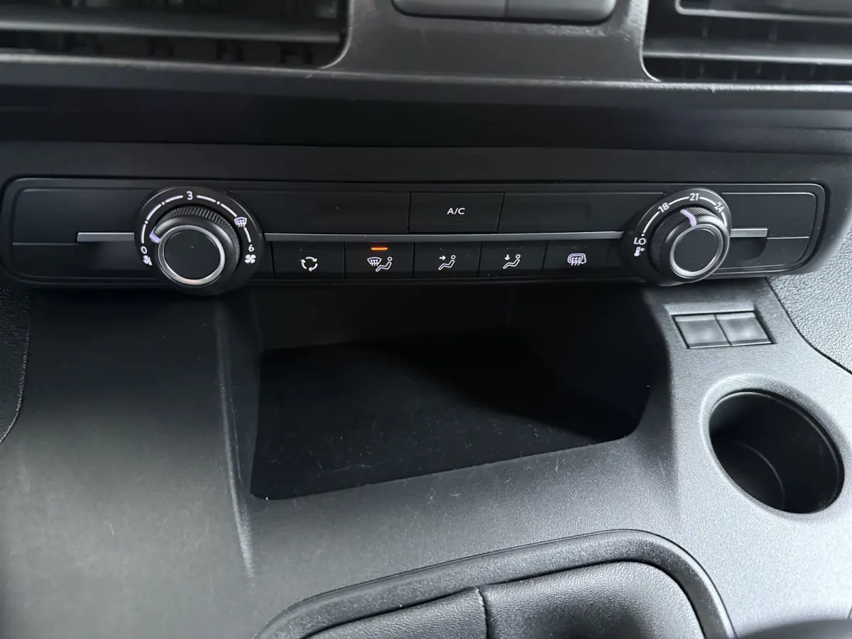 1.5 BlueHDi 100 S&S L1 | Cruise control | Houten vloer in laadruimte | Parkeersensor achter