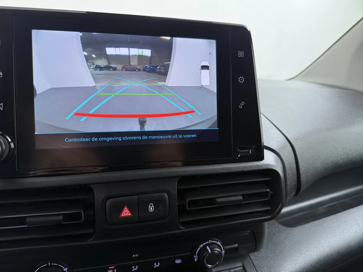 1.5 BlueHDi 100 S&S L1 | Cruise control | Houten vloer in laadruimte | Parkeersensor achter