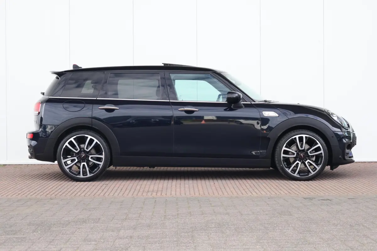 Cooper S Hammersmith | JCW-Pakket | Pano Dak | Yours Leder | Harman Kardon | Head-Up | Verwarmde Voorstoelen | Comfort Access |