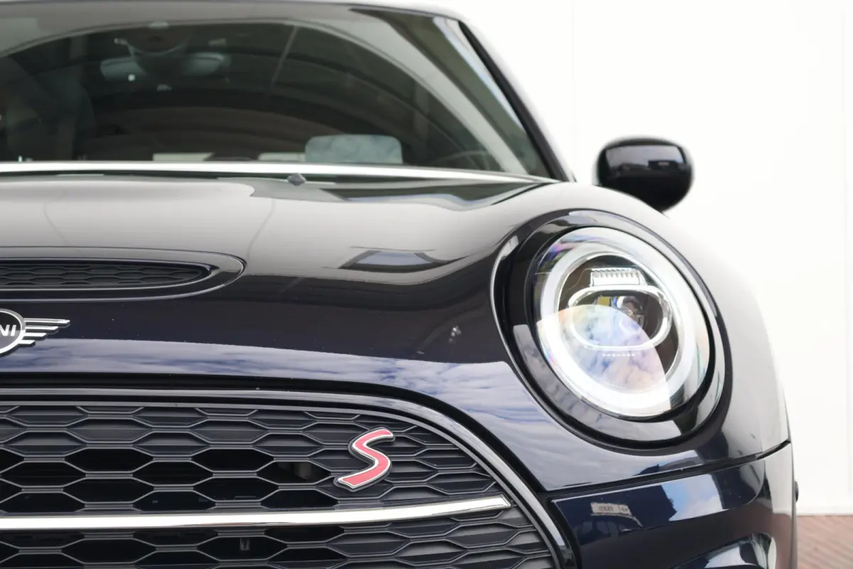 Cooper S Hammersmith | JCW-Pakket | Pano Dak | Yours Leder | Harman Kardon | Head-Up | Verwarmde Voorstoelen | Comfort Access |