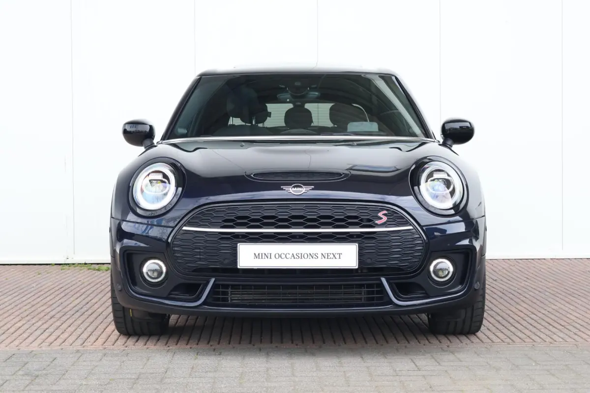 Cooper S Hammersmith | JCW-Pakket | Pano Dak | Yours Leder | Harman Kardon | Head-Up | Verwarmde Voorstoelen | Comfort Access |
