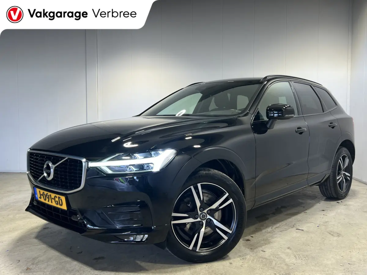2.0 T5 AWD R-Design | Navigatie/Android/Apple Carplay | LM Velgen 19" | Voorstoelen Verwarmd | PDC Voor en Achter + Achteruitrijcamera |