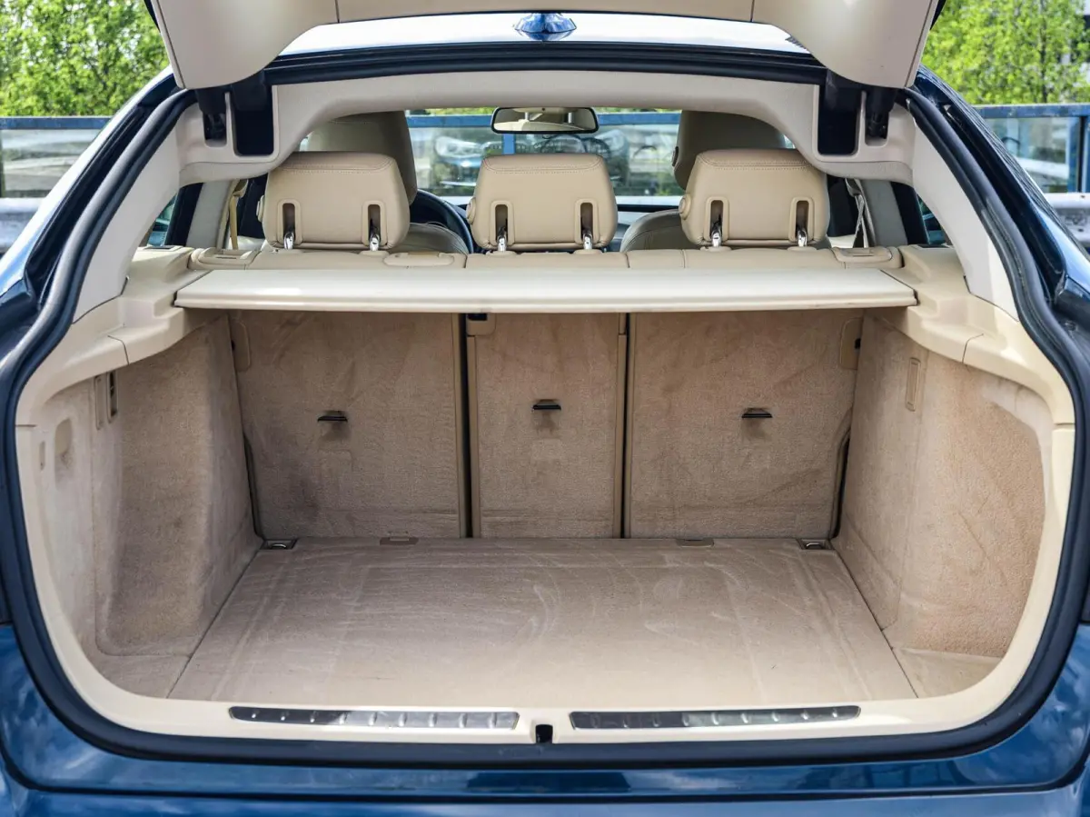 320i High Executive Luxury | 184 PK Aut. | Comfortzetels | Leder | Memory | Bi-xenon | Navigatie | Stoelverwarming