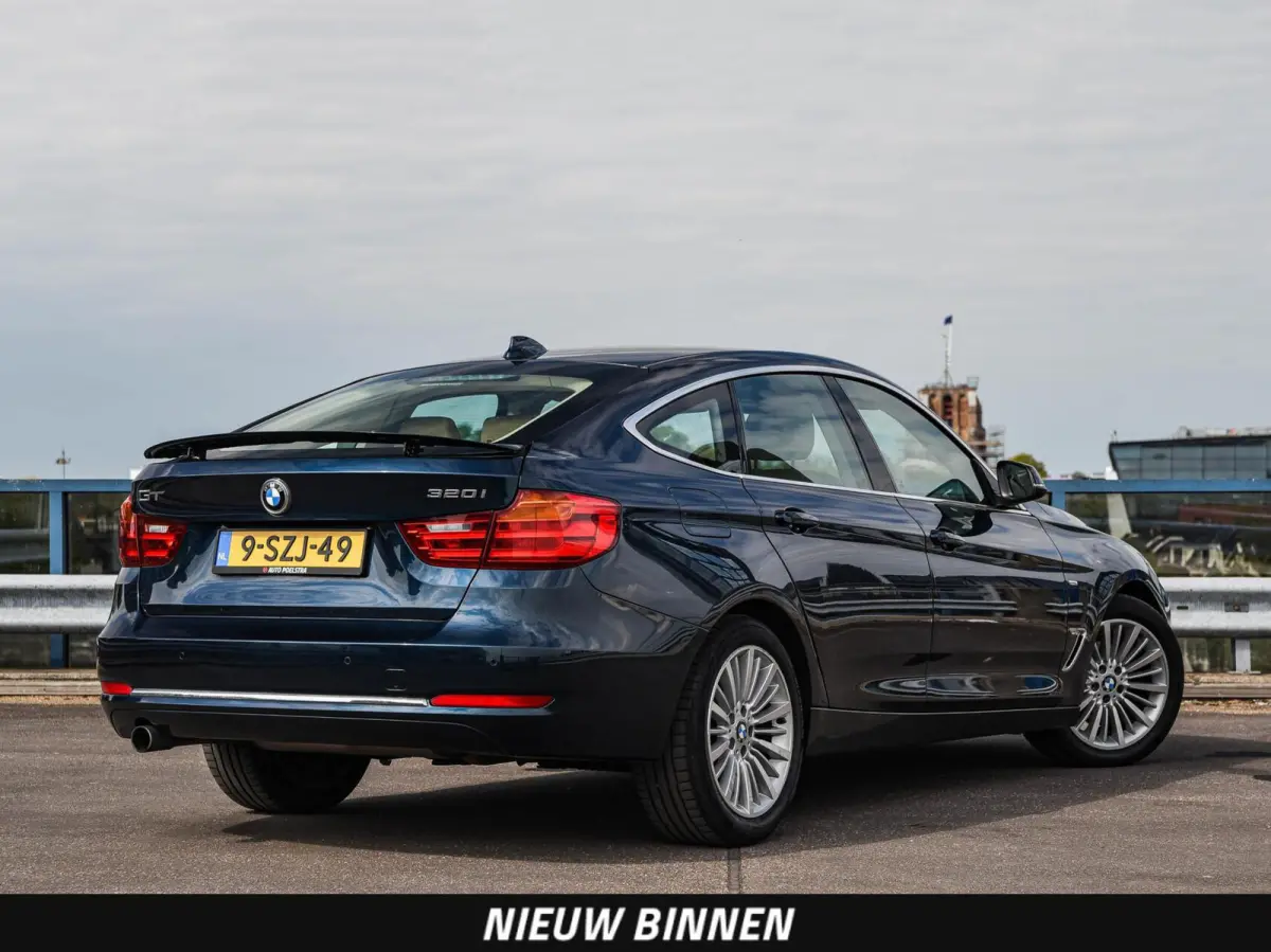 320i High Executive Luxury | 184 PK Aut. | Comfortzetels | Leder | Memory | Bi-xenon | Navigatie | Stoelverwarming