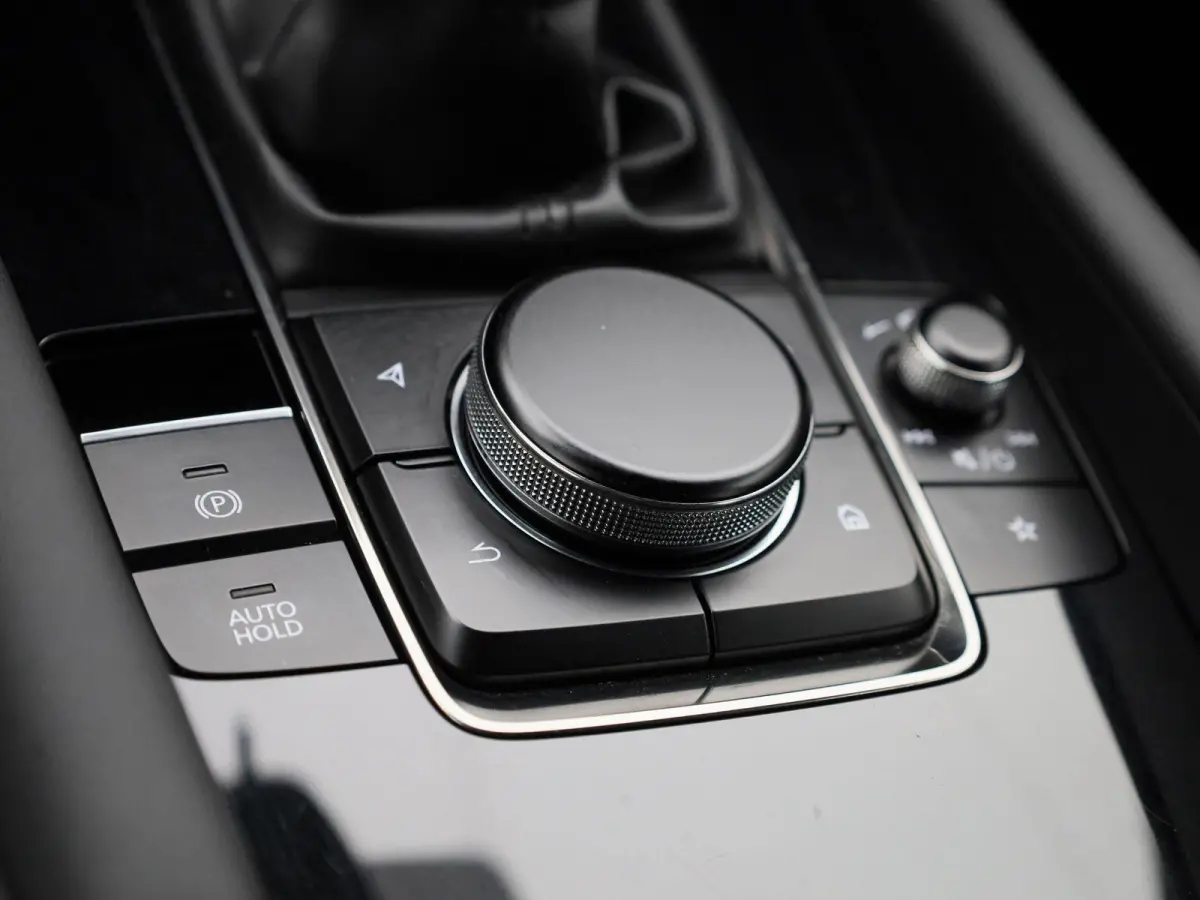 2.0 e-SkyActiv-X M Hybrid 186 | ACC | Head-up display | Keyless | DAB | Navi |  Airco |