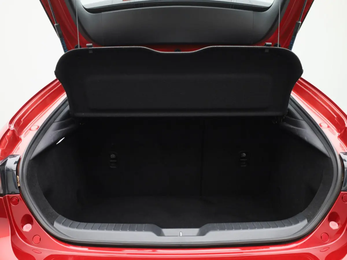 2.0 e-SkyActiv-X M Hybrid 186 | ACC | Head-up display | Keyless | DAB | Navi |  Airco |