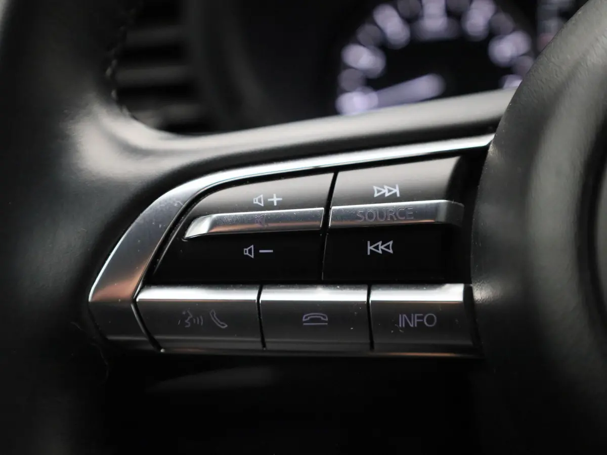 2.0 e-SkyActiv-X M Hybrid 186 | ACC | Head-up display | Keyless | DAB | Navi |  Airco |