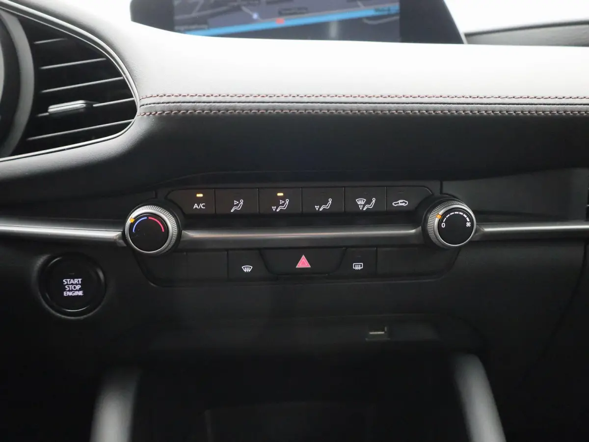 2.0 e-SkyActiv-X M Hybrid 186 | ACC | Head-up display | Keyless | DAB | Navi |  Airco |