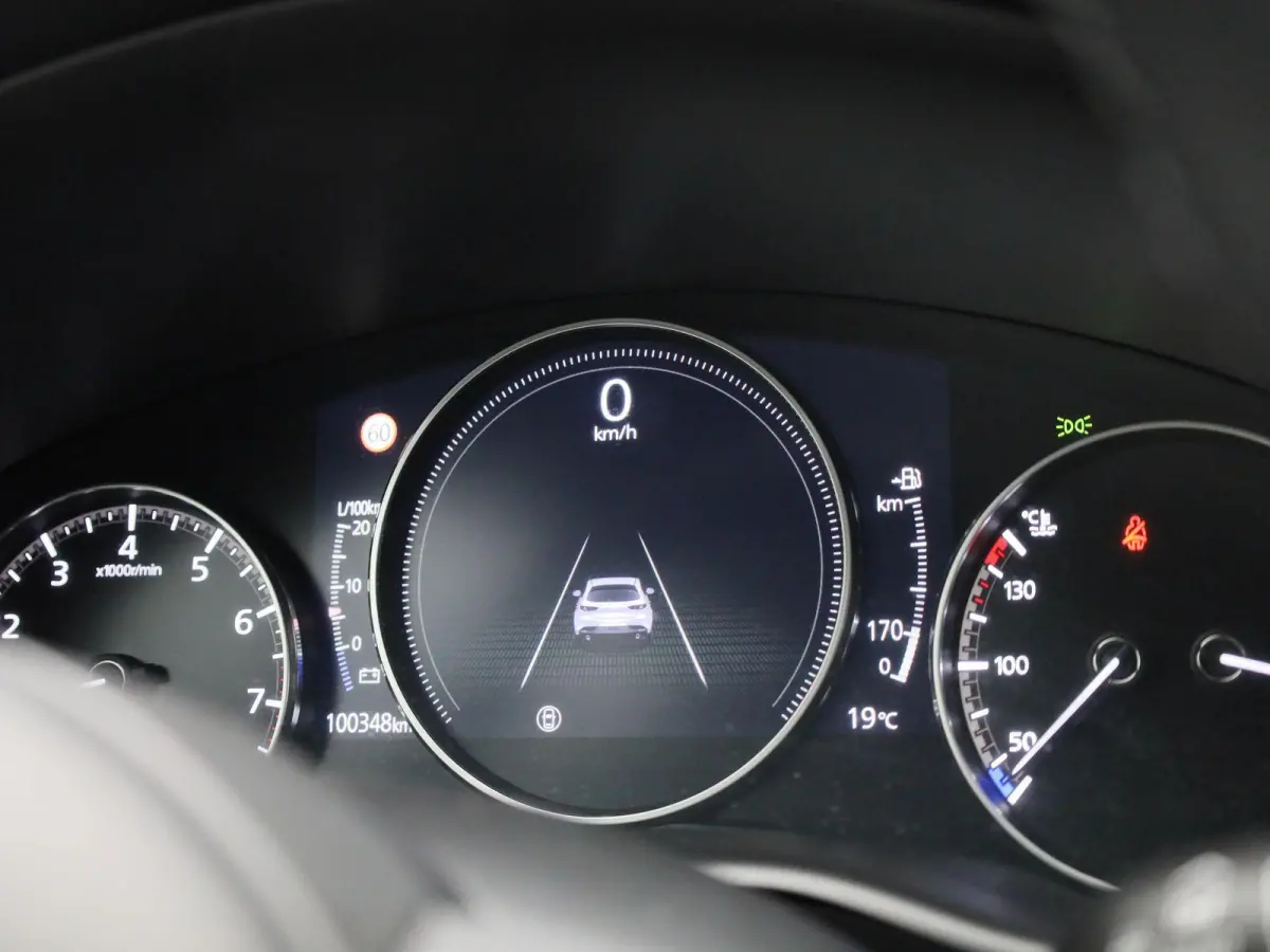 2.0 e-SkyActiv-X M Hybrid 186 | ACC | Head-up display | Keyless | DAB | Navi |  Airco |