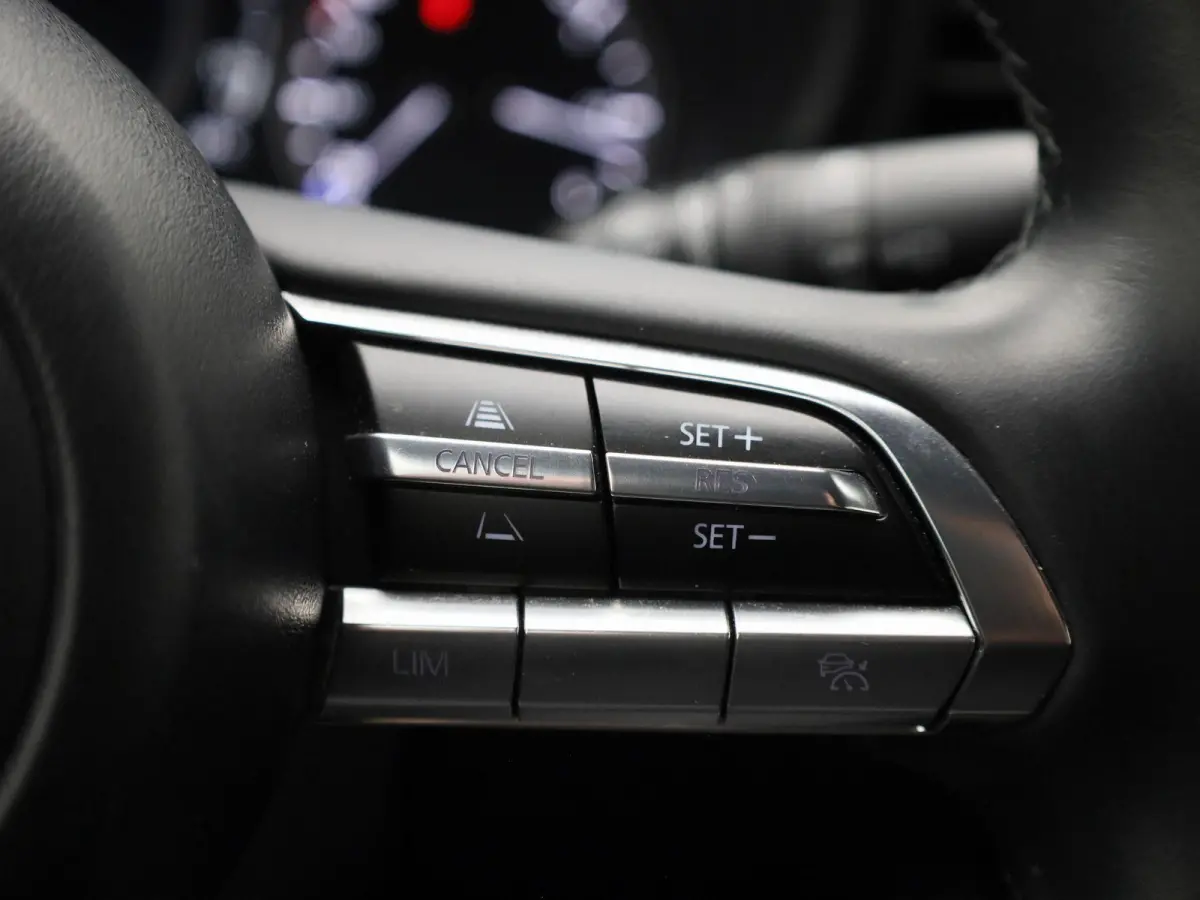 2.0 e-SkyActiv-X M Hybrid 186 | ACC | Head-up display | Keyless | DAB | Navi |  Airco |